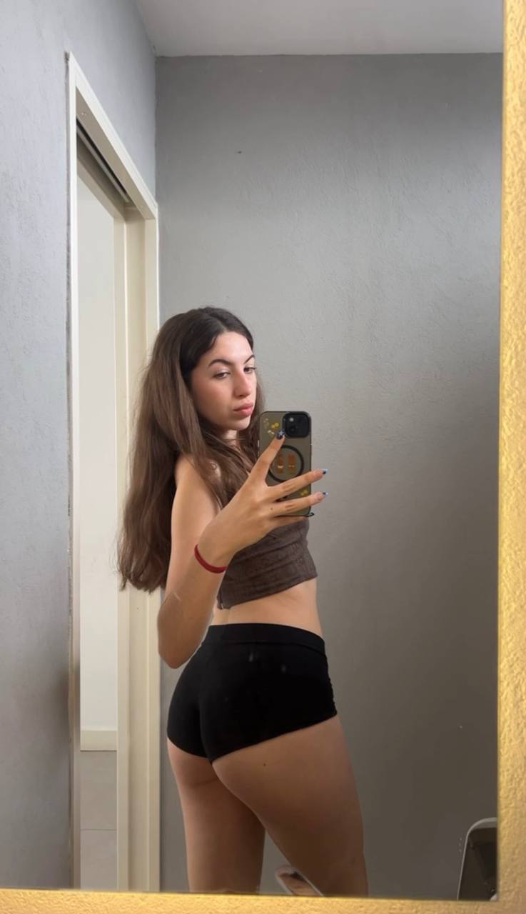 Amber in her underwear in Islamabad