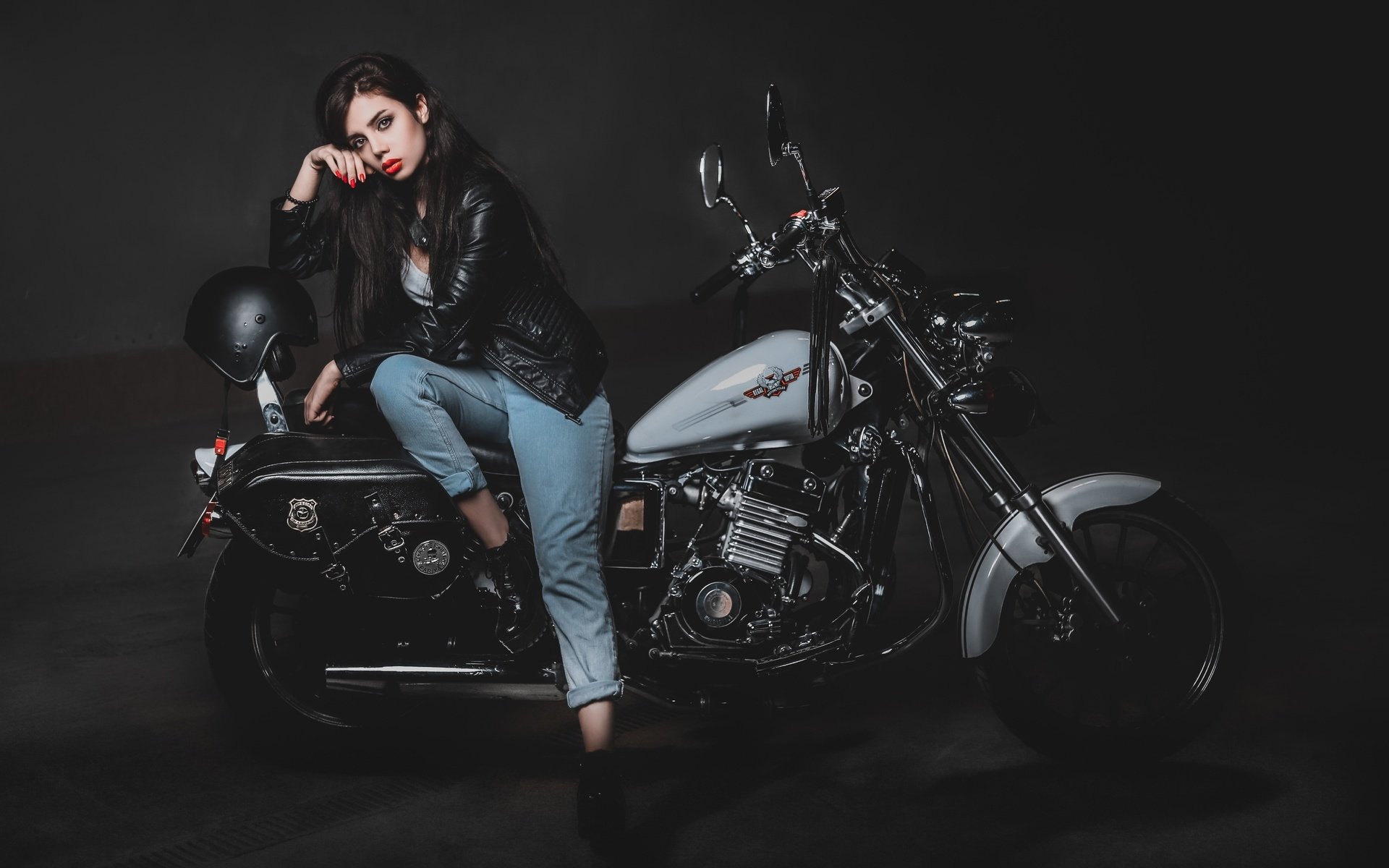 Biker girls: style and drive in Islamabad