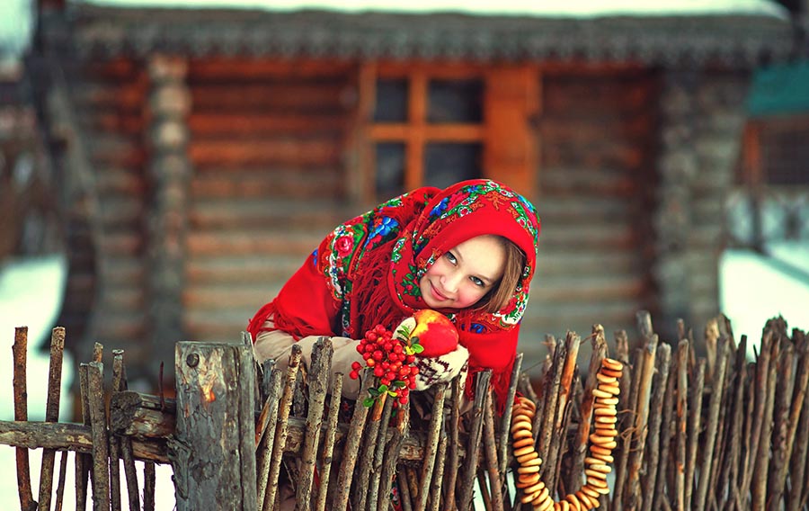 Sexy girl Women in Slavic costumes in Islamabad