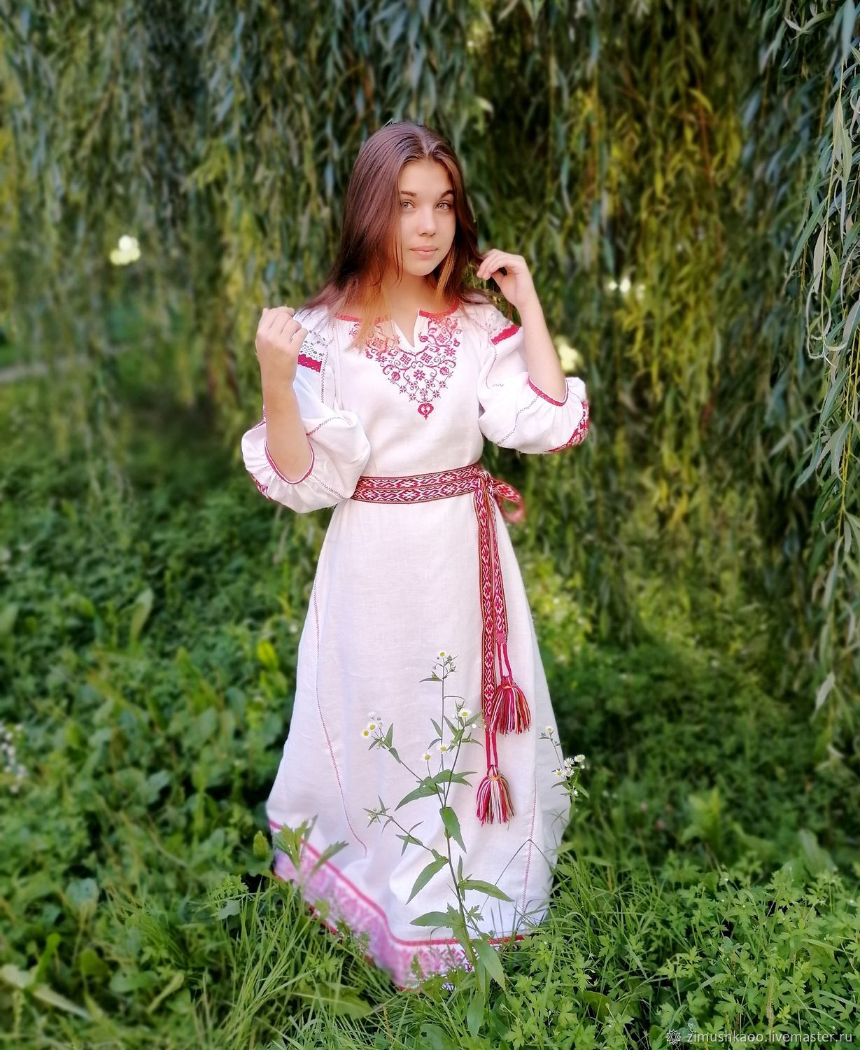 Girl Girls in Slavic costumes in Islamabad